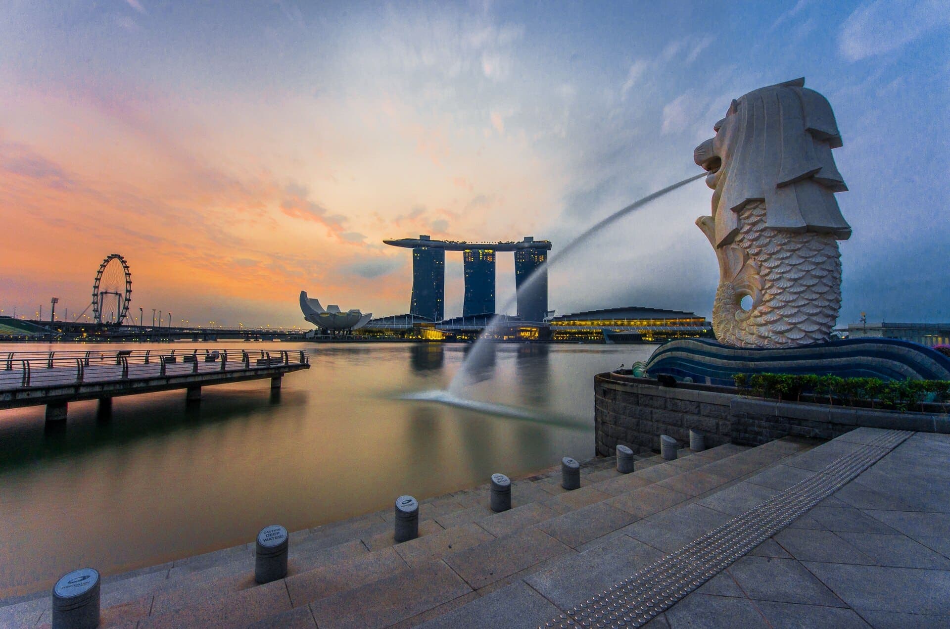 Merlion and Marina Bay Sands, Singapore